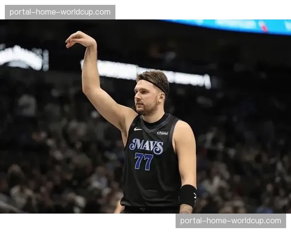 消息:东契奇三节达成三双,但独行侠防守效率值持续下滑 消息:东契奇三节达成三双,但独行侠防守效率值持续下滑